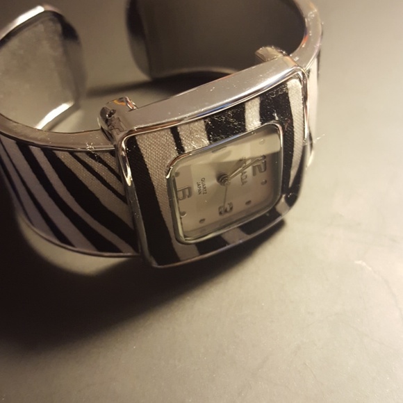 Zebra watch - Picture 3 of 3